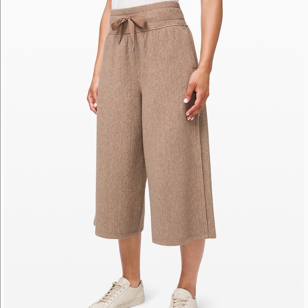 LULULEMON RETREAT YOURSELF CROP PANTS